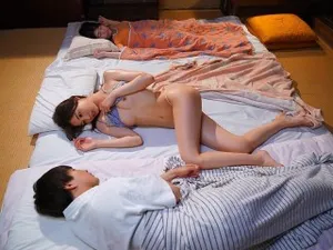Cao 170cm và thân hình hoàn hảo, siêu đẹp! Chân dài và mèo không có lông! Đưa con cặc giả vào tư thế cưỡi, ngậm sâu con cặc lớn và quan hệ với âm hộ bằng rất nhiều tinh dịch