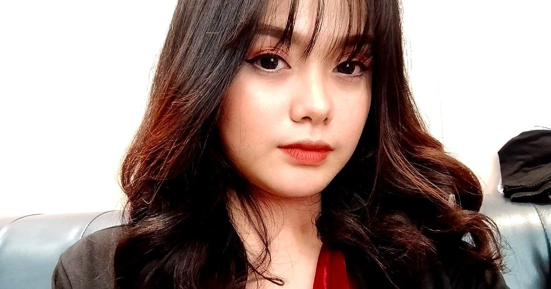 Bà mẹ trẻ gạ xxx bạn của con trai